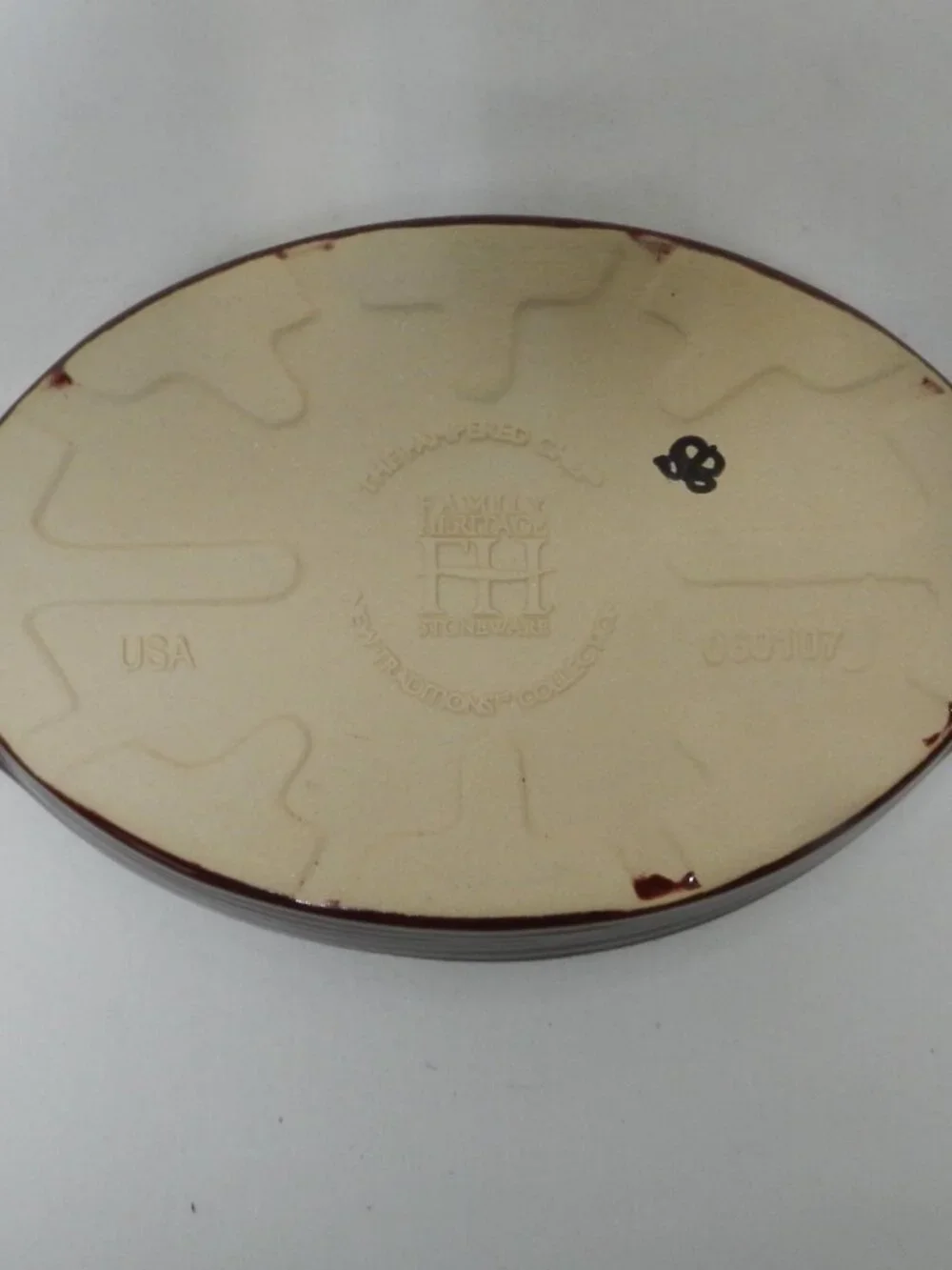 Pampered Chef Vintage Small Oval Stoneware Bakeware ovenware beige 9.5